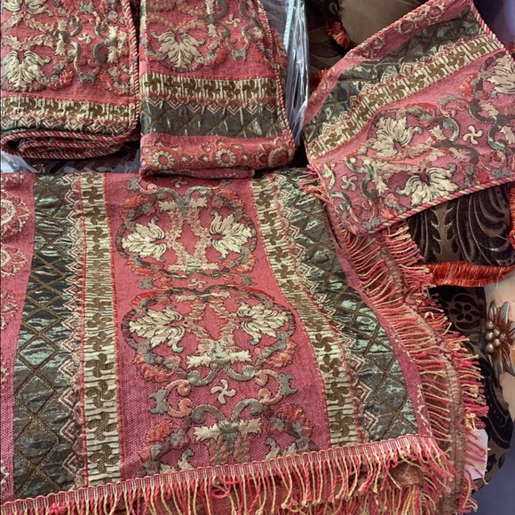 Bed sheets - Picture 2 of 4